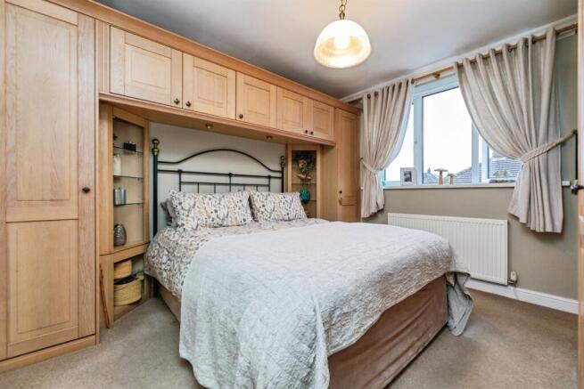 4 bed Detached Bungalow for sale Image 9