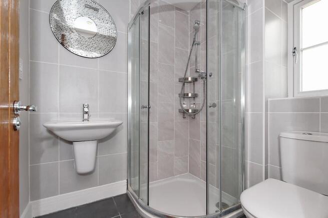 Oak-En-Suite.jpg