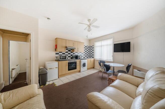 6-681cd0f636665-1283378-ARW-6-1