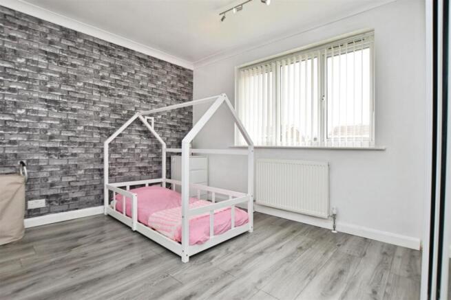 2 bed Semi-Detached for sale Image 11