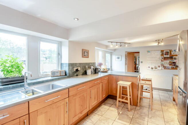 3 bed Detached for sale Image 8
