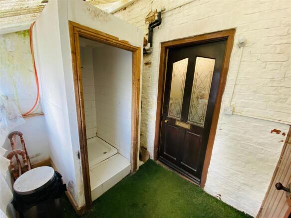 Rear Hall Shower Area