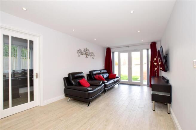 Lounge/ Dining Area