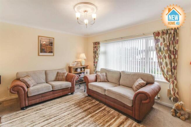 LIVING ROOM: