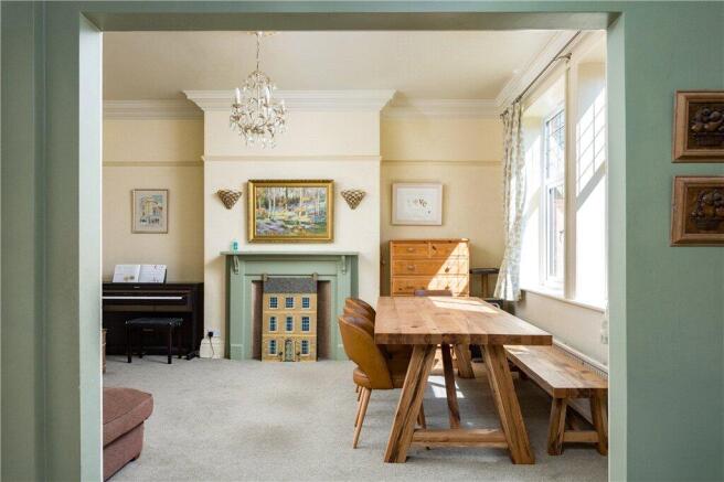 6 bed Semi-Detached for sale Image 9