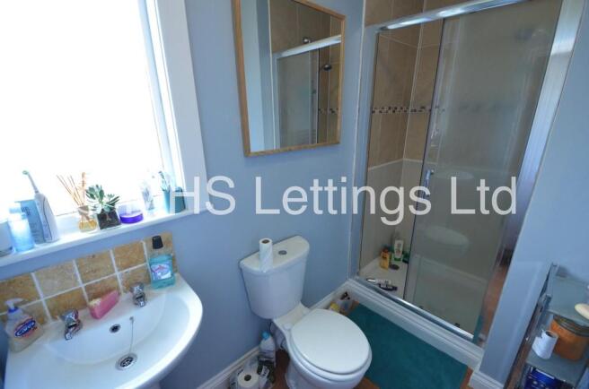 6 bed Terraced to rent Image 8