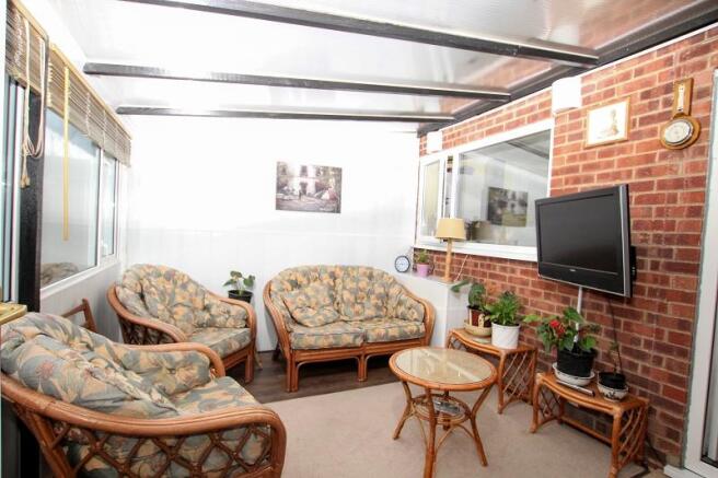 Sun lounge