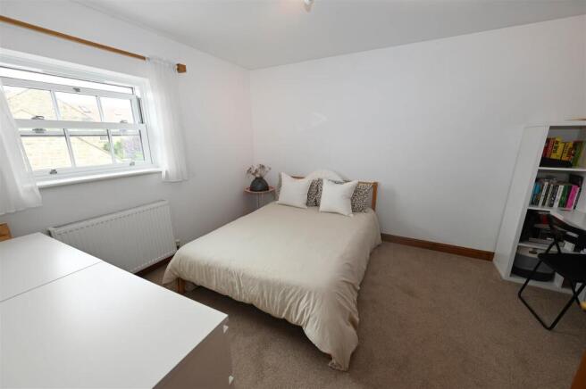 3 bed Detached for sale Image 9