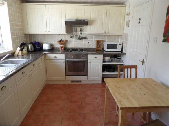 KITCHEN/BREAKFAST RO