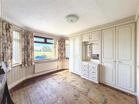 3 bed Semi-Detached for sale Image 12