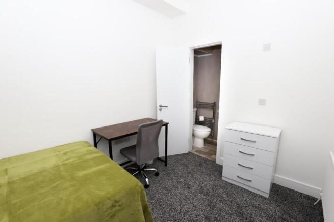 5 bed Terraced to rent Image 12