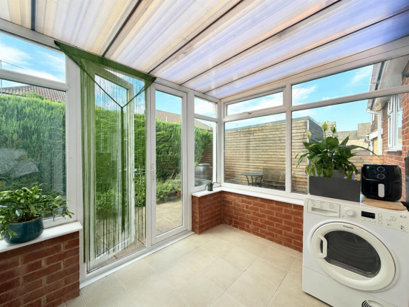 2 bed Semi-Detached Bungalow for sale Image 8