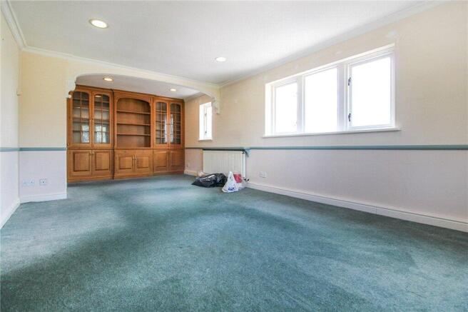 2 bed Apartment for sale Image 2