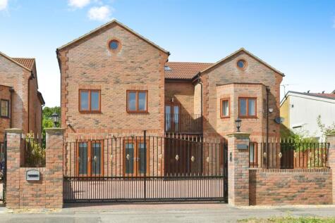 Ashford Crescent, Grange Farm, Milton Keynes