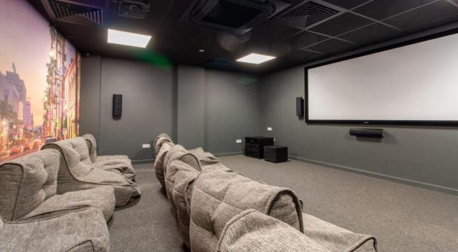 Studio to rent Image 11