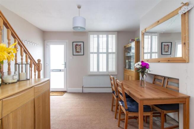 Lounge/ Dining Room