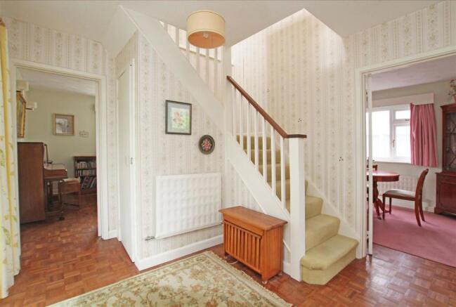 49BR - Entrance hall.jpg