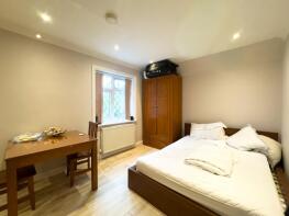 69, Broadfields Avenue, Edgware HA8 8SL