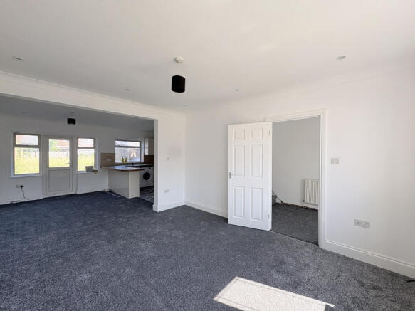 Brabazon Road,  Hounslow, TW5 photo 4