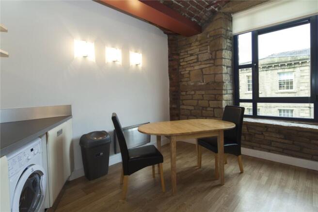 1 bed Apartment to rent Image 6