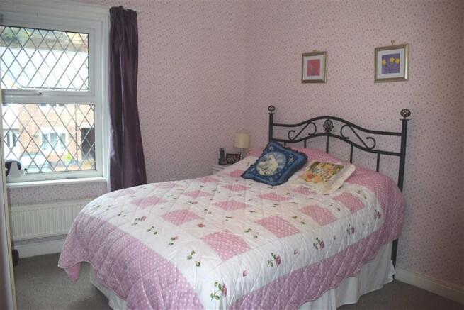 Front Bedroom (1)
