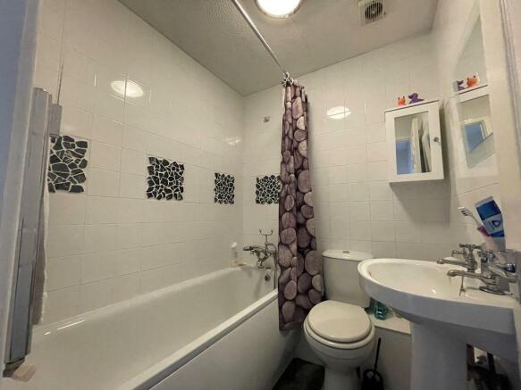 Bathroom.JPG