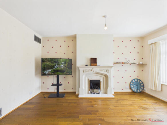 3 bed Semi-Detached for sale Image 6