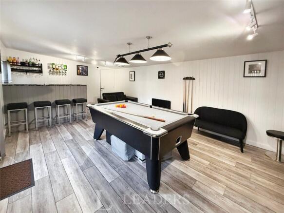 Bar/Billiards Room