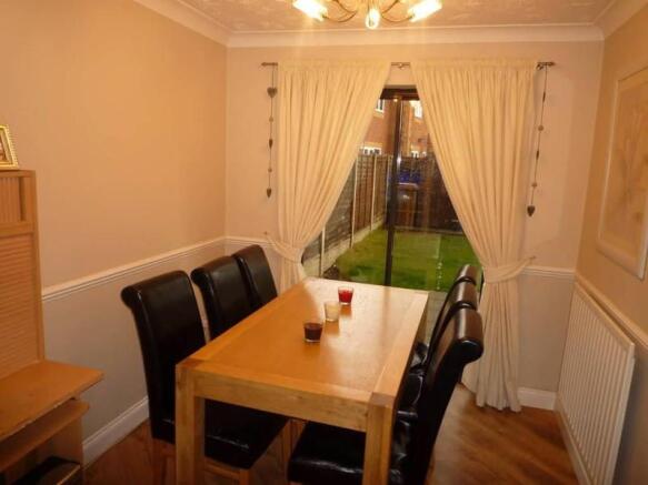 SEPARATE DINING ROOM