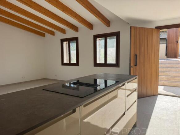 Modern New-Build Villa with Sea View