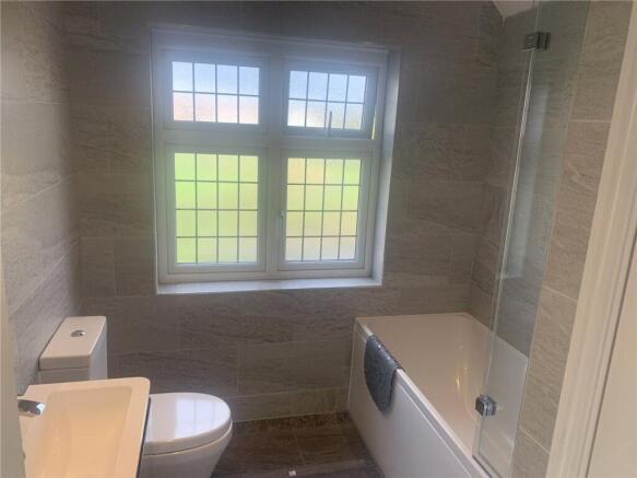 3 bed Detached to rent Image 12