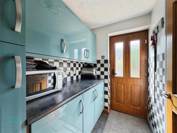 4 bed Detached for sale Image 12