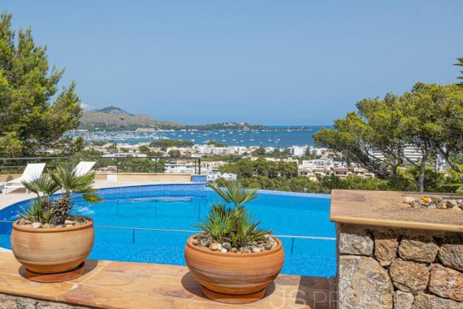 Exclusive Duplex Apartment with Panoramic Views over the Bay of Puerto Pollensa
