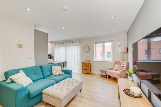 KITCHEN/DINER AND LOUNGE