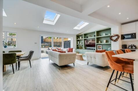 Elizabeth Drive, Theydon Bois, Epping, CM16