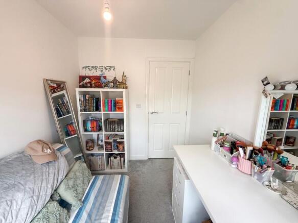 3 bed Semi-Detached for sale Image 10