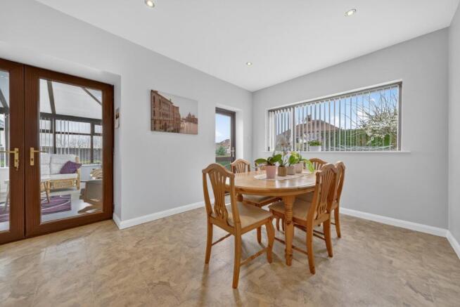 4 bed Detached for sale Image 7