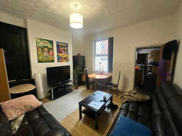 6 bed Terraced to rent Image 9