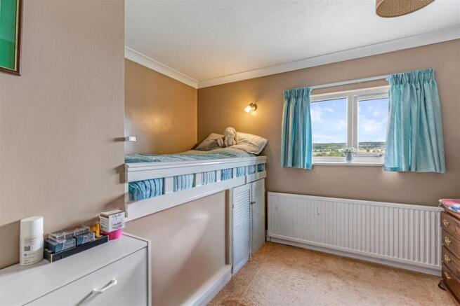 4 bed House for sale Image 12