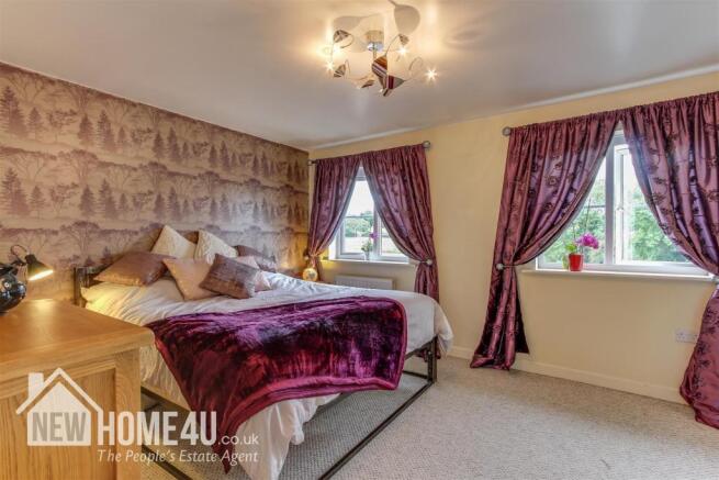 MASTER BEDROOM: