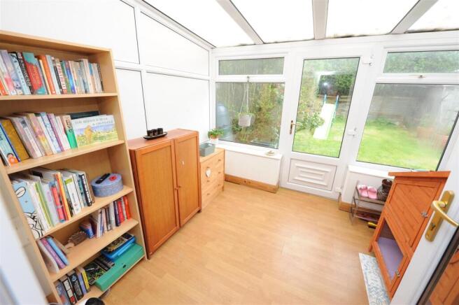 3 bed Semi-Detached for sale Image 9