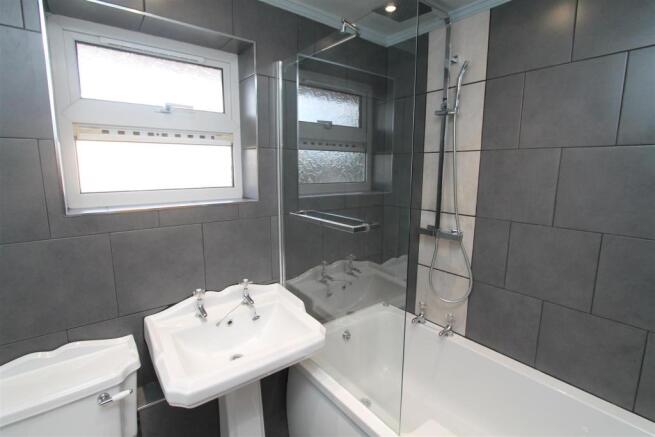 Bathroom.JPG