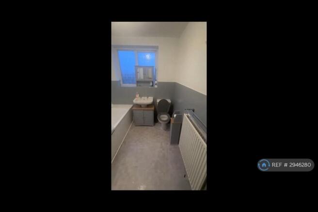 2 bed Terraced to rent Image 10