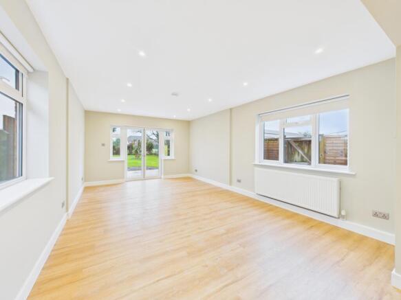 CAM02119G0-PR0529-STILL004