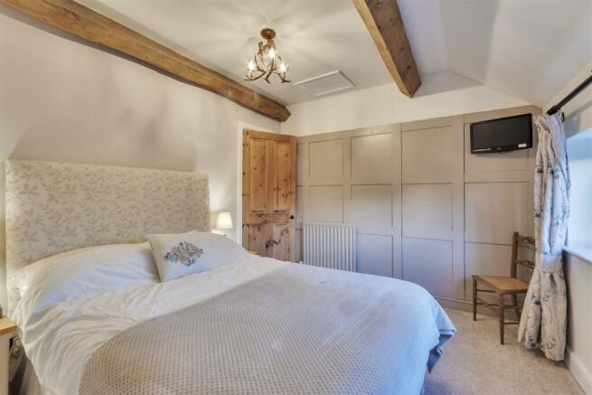 bed1.jpg