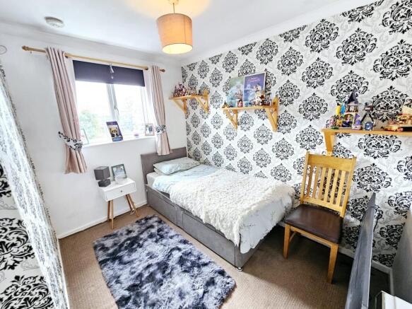 3 bed Semi-Detached for sale Image 9