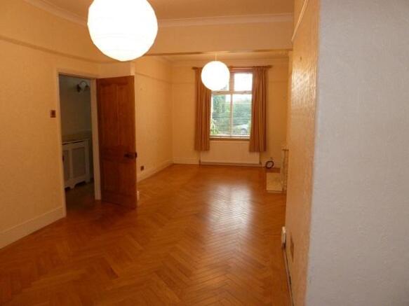 Lounge/Dining Room