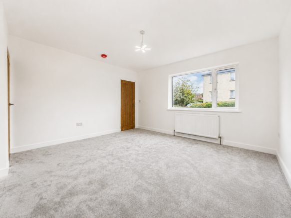 3 bed Semi-Detached for sale Image 6