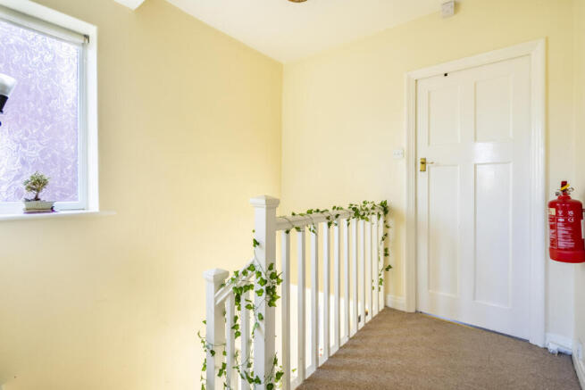 4 bed Semi-Detached for sale Image 9