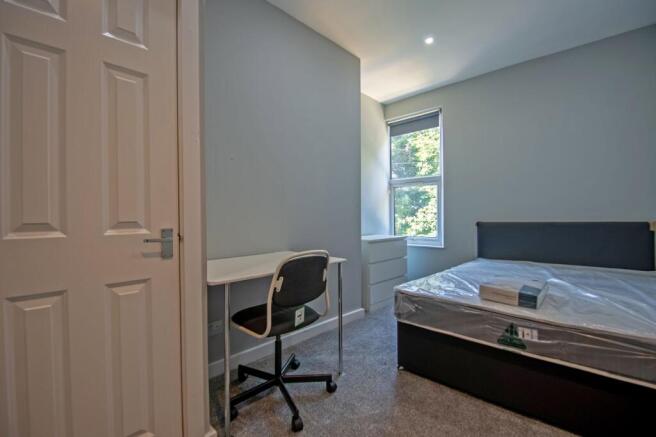 6 bed Terraced to rent Image 6
